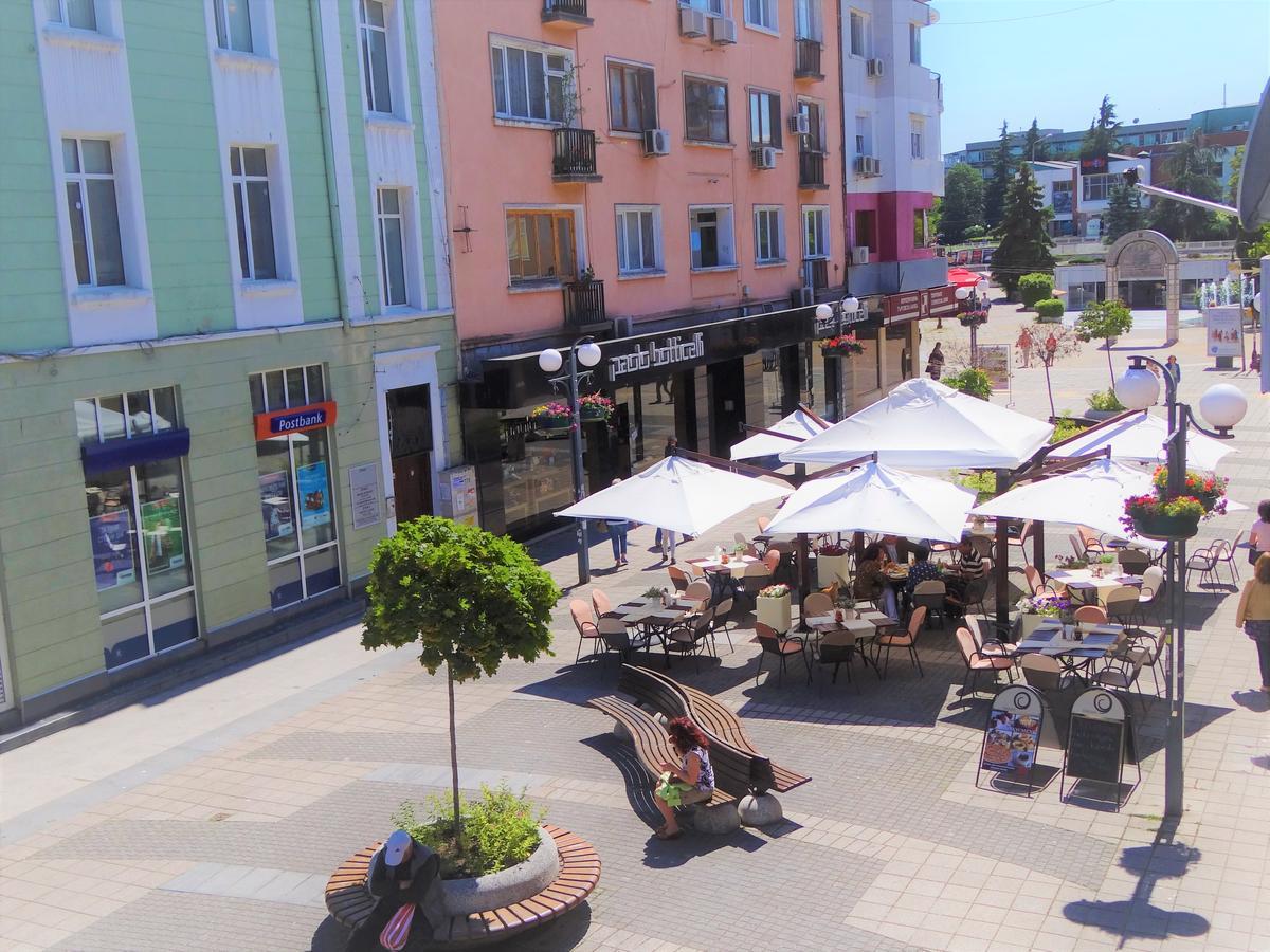 Hostel Compass Burgas City Exterior foto